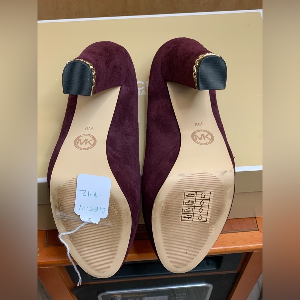 Michael Kors Elegant Plum Suede Platform Heels.    Size-6M - Picture 8 of 8